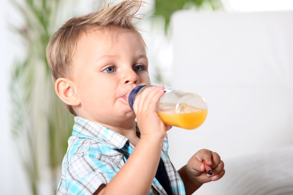 Сколько сока можно давать ребенку? Рекомендации и советы