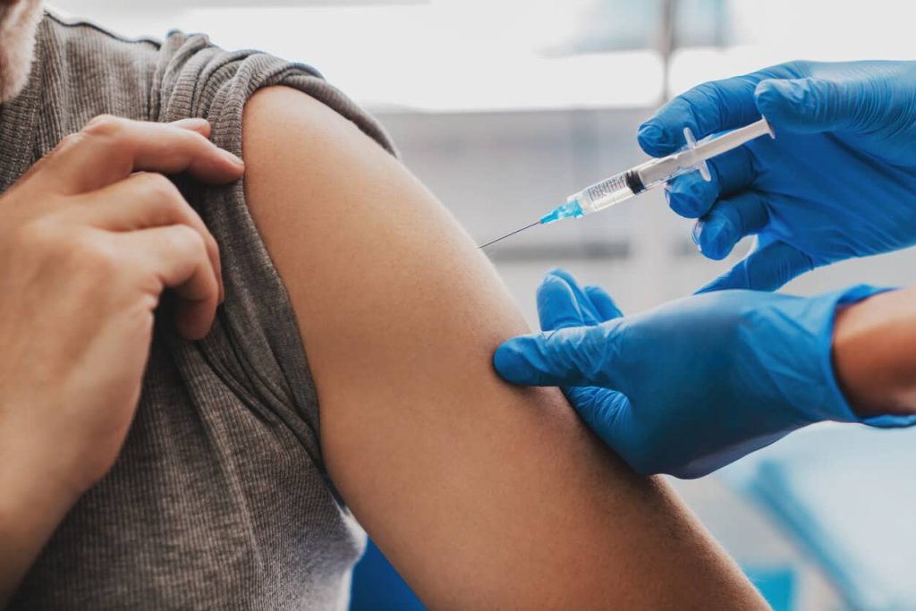 ГУЗ «Липецкая РБ» проводит выездную профилактическую вакцинацию против гриппа