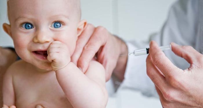 Какие прививки нужны в возрасте 10-12 месяцев?